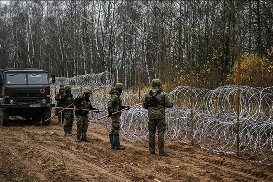 Latvia đóng một phần cửa khẩu biên giới với Nga và Belarus