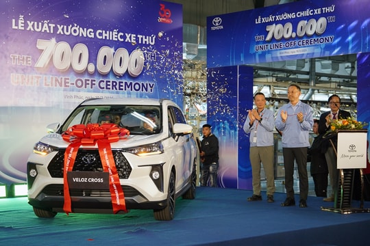 Xe Toyota "Made in Vietnam" thứ 700.000 xuất xưởng sau 30 năm