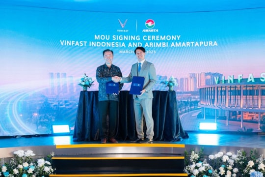VinFast và Amarta ký biên bản ghi nhớ phát triển cửa hàng VinFast Indonesia