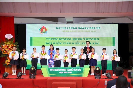 Quận Hoàn Kiếm vinh danh 22 "Cháu ngoan Bác Hồ"