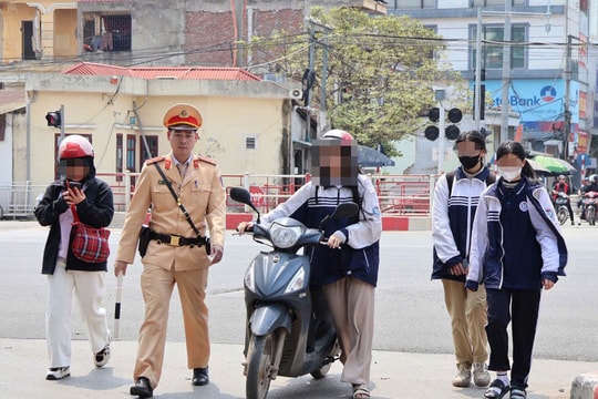 Hà Nội: Tiếp tục tuyên truyền, xử lý học sinh vi phạm giao thông