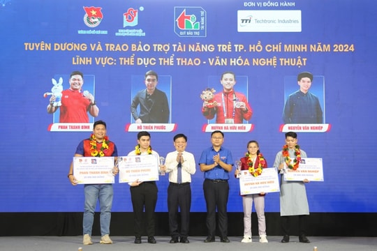 12 công dân TP Hồ Chí Minh nhận Quỹ Bảo trợ Tài năng trẻ