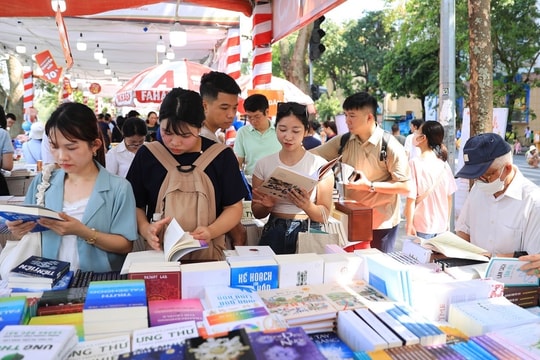 Ngày Sách và Văn hóa đọc Việt Nam truyền thông điệp “Cùng sách bước vào kỷ nguyên vươn mình của dân tộc”