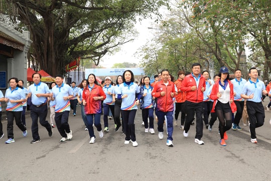 Sôi nổi và hào hứng Ngày chạy Olympic toàn dân và Lễ phát động Giải chạy Báo Hànộimới mở rộng lần thứ 50