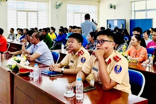 Cục CSGT phía Nam tuyên truyền giúp người dân nắm vững Nghị định 168