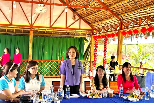 Phụ nữ Thủ đô trao đổi kinh nghiệm xây dựng nông thôn mới tại các tỉnh miền Tây Nam Bộ