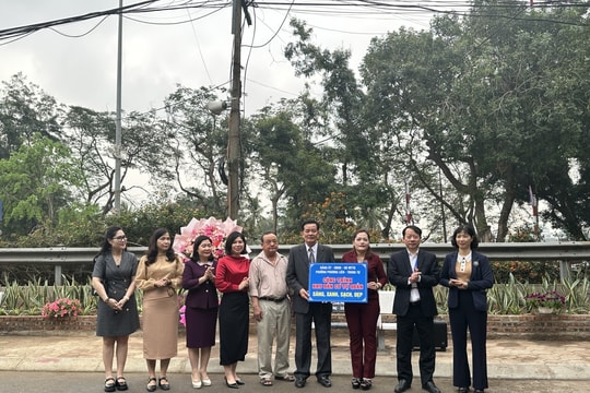 Chủ động "xã hội hoá" để biến bãi rác thành vườn hoa