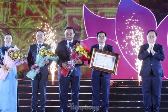 Bình Định đón nhận Huân chương Độc lập hạng Ba