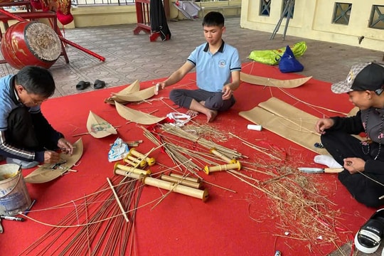 Đồ chơi trung thu “vượt làng” ra phố