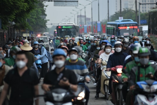 Phó Thủ tướng yêu cầu Hà Nội có lộ trình giảm dần xe máy, thu phí ô tô vào nội đô