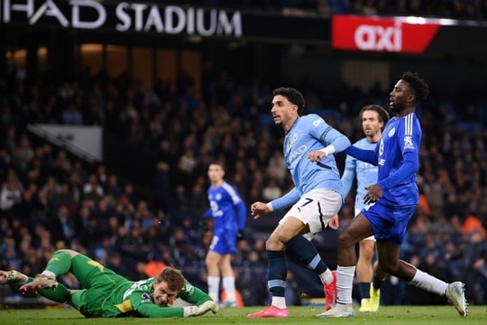 Man City 2-0 Leicester: Kết liễu chóng vánh, trở lại Top 4 đầy toan tính