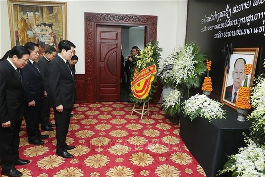 Lãnh đạo cấp cao Đảng, Nhà nước viếng đồng chí Khamtay Siphandone