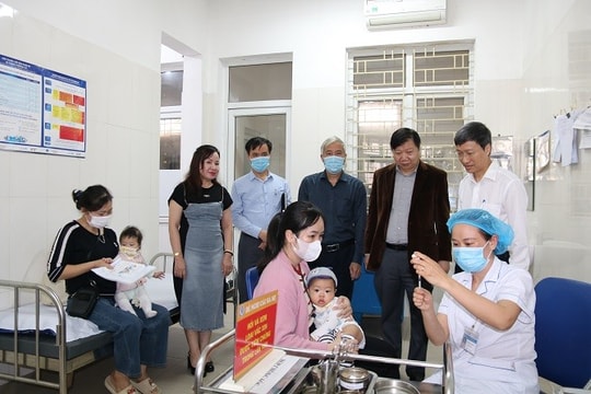 Bộ Y tế 40/53 tỉnh, TP đạt tỷ lệ tiêm vắc xin sởi trên 95%