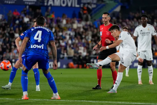 Real Madrid giành chiến thắng nhờ siêu phẩm của Güler