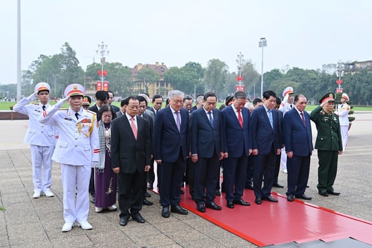 Lãnh đạo Trung ương, thành phố Hà Nội viếng Chủ tịch Hồ Chí Minh và các Anh hùng liệt sĩ