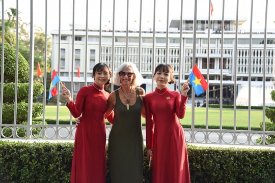 TP Hồ Chí Minh: "Địa chỉ đỏ" rộn ràng mừng ngày giải phóng