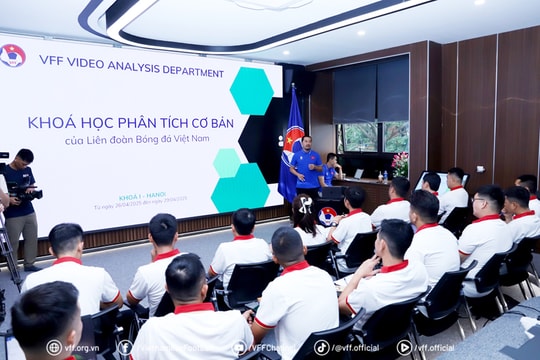 Trên đường chuyên nghiệp hóa