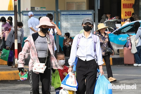 Hình ảnh người dân trở lại Hà Nội trong ngày cuối kỳ nghỉ lễ