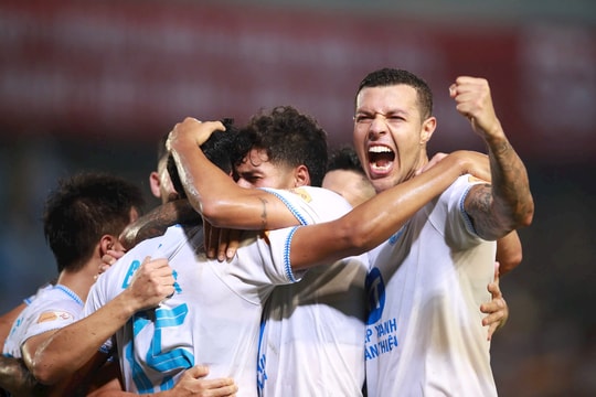 Đánh bại Hà Nội FC, Thép xanh Nam Định xây chắc ngôi đầu bảng
