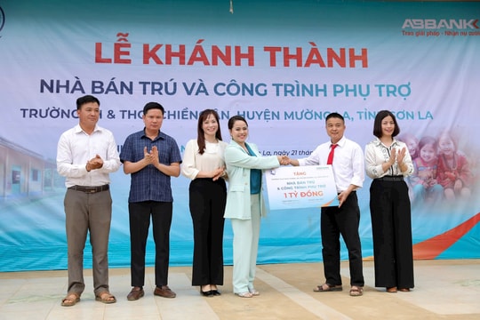 Dành 1 tỷ đồng xây dựng nhà bán trú và trường học ở Sơn La