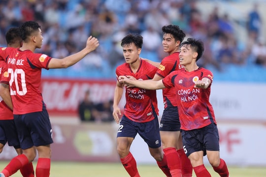 Thắng đậm 3-0, Công an Hà Nội giành trọn 3 điểm trước Quảng Nam FC
