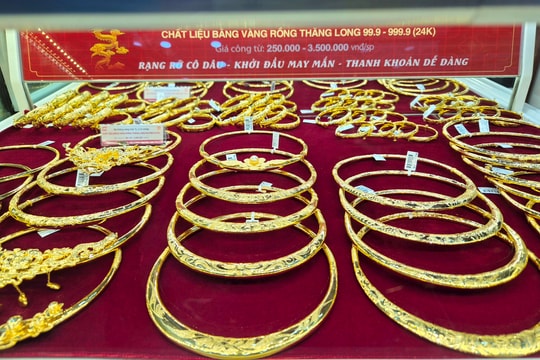 Sáng nay, giá vàng tăng vọt 3 triệu đồng mỗi lượng