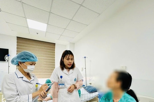 Phẫu thuật khối u ruột non "khủng" gần 4kg