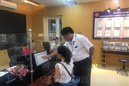 Hướng dẫn cách tính các khoản trợ cấp được hưởng với cán bộ nghỉ hưu trước tuổi khi bỏ cấp huyện