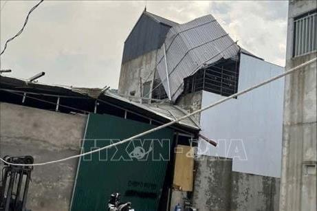 Yên Bái: Giông lốc khiến một người bị thương, 71 ngôi nhà tốc mái