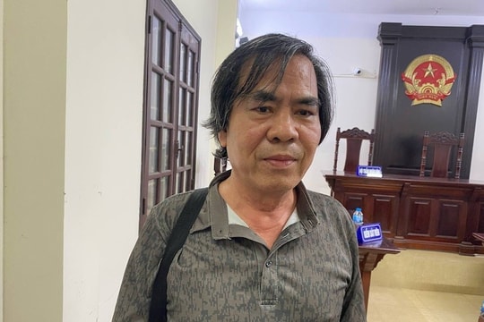 Cựu sinh viên kiện Đại học Kinh tế Quốc dân vì "học xong 30 năm mới được cấp bằng"