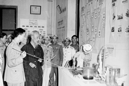 Trưng bày nhiều “bảo vật quốc gia” tại triển lãm “Hồ Chí Minh đẹp nhất tên Người”