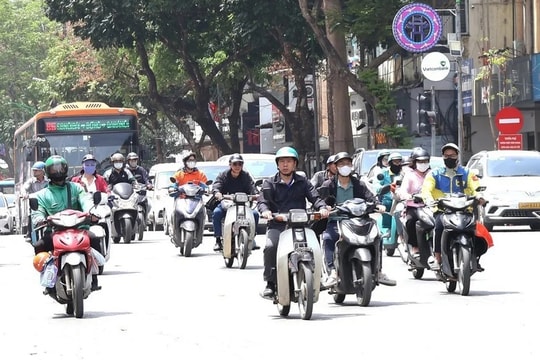 Bắc Bộ tiếp tục ngày nắng nóng, chiều tối có mưa dông rải rác