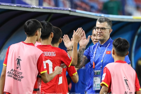 HLV Cristiano Roland triệu tập 30 cầu thủ U16 Việt Nam chuẩn bị cho giải quốc tế CFA Team China 2025