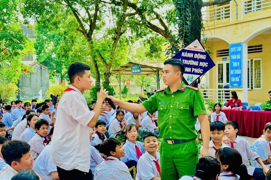 Cảnh báo thủ đoạn lôi kéo học sinh mở tài khoản ngân hàng