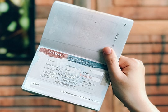 Khuyến cáo người nước ngoài xuất trình đầy đủ thị thực khi làm thủ tục nhập cảnh