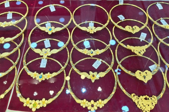 Giá vàng giảm 500.000 đồng/lượng, xuống mức thấp nhất 3 ngày qua