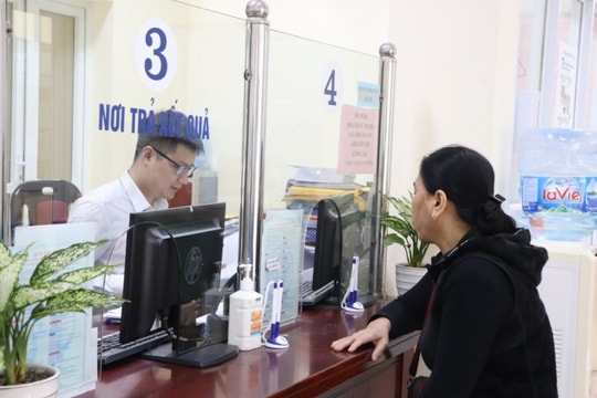 Hà Nội Không yêu cầu công dân xuất trình giấy tờ khi giải quyết TTHC