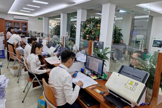 Hà Nội không yêu cầu công dân xuất trình giấy tờ khi giải quyết thủ tục hành chính