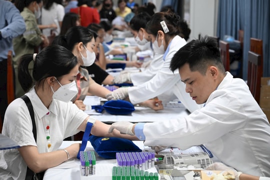 Thầy thuốc trẻ xung kích, vươn mình trong kỷ nguyên số