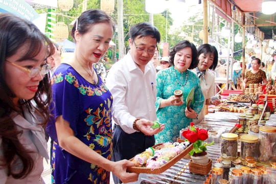 Hơn 500 sản phẩm OCOP, làng nghề được tư vấn, giới thiệu tại quận Tây Hồ