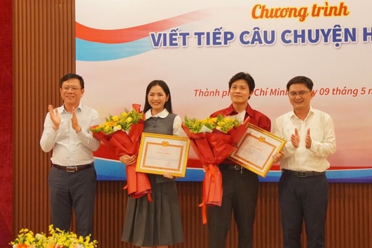 Tuyên dương người sáng tác, hát ca khúc “Viết tiếp câu chuyện hòa bình”