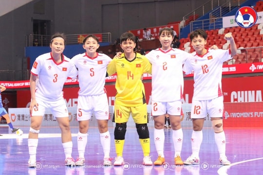 Tuyển futsal nữ Việt Nam hòa đội Iran, vào tứ kết với ngôi nhất bảng