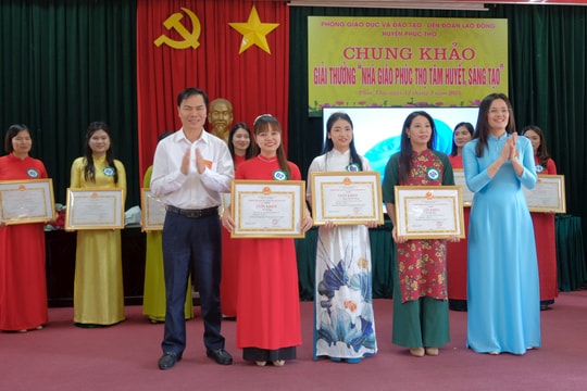 Chung khảo Giải thưởng “Nhà giáo Phúc Thọ tâm huyết, sáng tạo” năm 2025