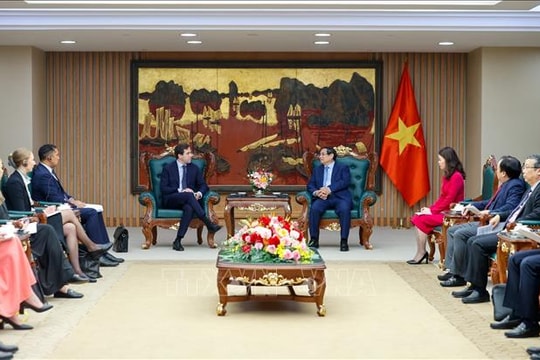 Thủ tướng Phạm Minh Chính tiếp Bộ trưởng Hợp tác phát triển quốc tế và Ngoại thương Thụy Điển