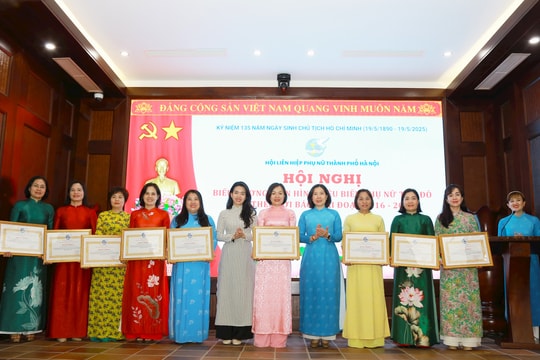 Biểu dương 80 gương phụ nữ Thủ đô tiêu biểu làm theo lời Bác