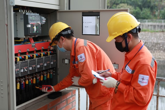 Hà Nội: Yêu cầu các cấp, ngành chủ động sử dụng điện tiết kiệm