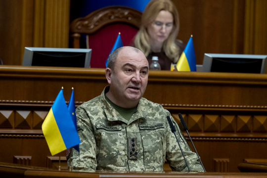 Tổng thống Ukraine bất ngờ loại một Trung tướng quân đội khỏi Bộ Chỉ huy Tối cao