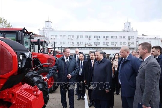 Tổng Bí thư Tô Lâm thăm Nhà máy Máy kéo Minsk (Belarus)