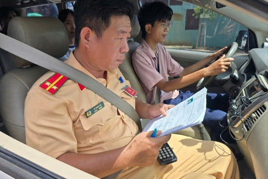 TP Hồ Chí Minh: Ngày đầu tiên Cảnh sát giao thông tổ chức kỳ thi sát hạch, cấp phép lái xe