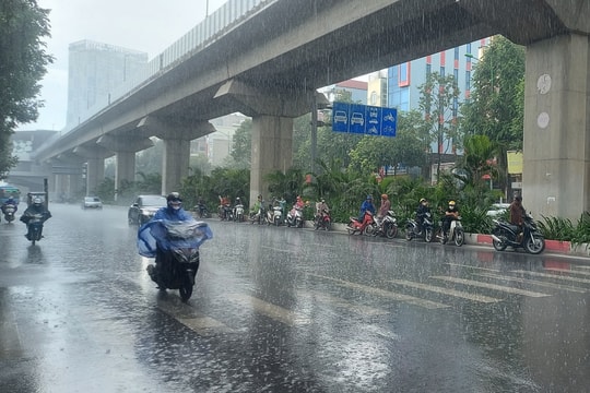 Hà Nội mưa dông, dịu mát trong nhiều ngày tới